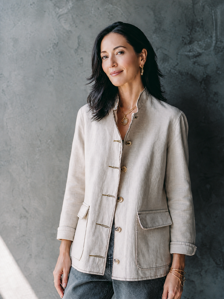 Women's Simple Commuter Off White Cotton Linen Stand Collar Contrast Stitched Patch Pockets Jacket