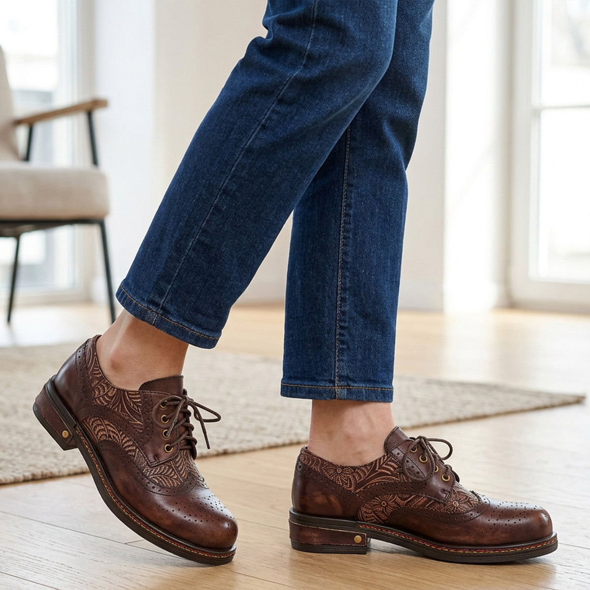 FLORAL ENGRAVED VINTAGE LEATHER OXFORD SHOES