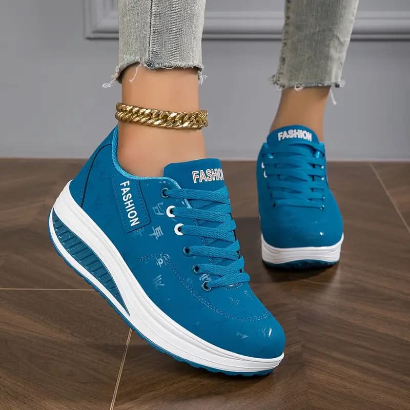 CHLOE | LACE-UP PLATFORM TRAINERS