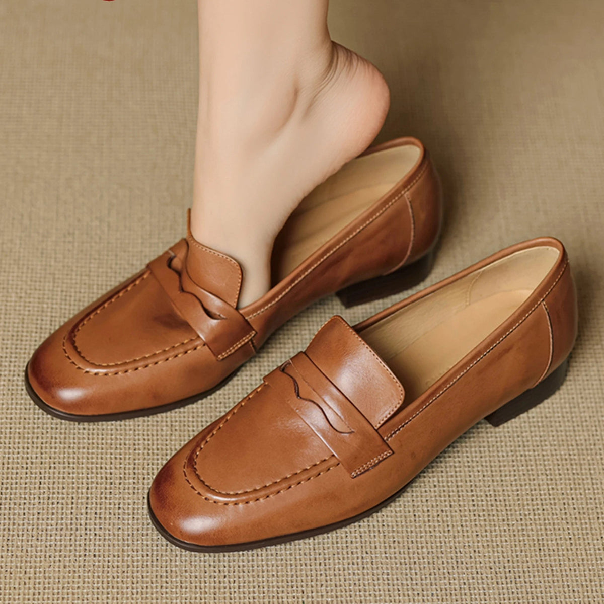 PHOEBE | RETRO LOW-HEEL LEATHER LOAFERS